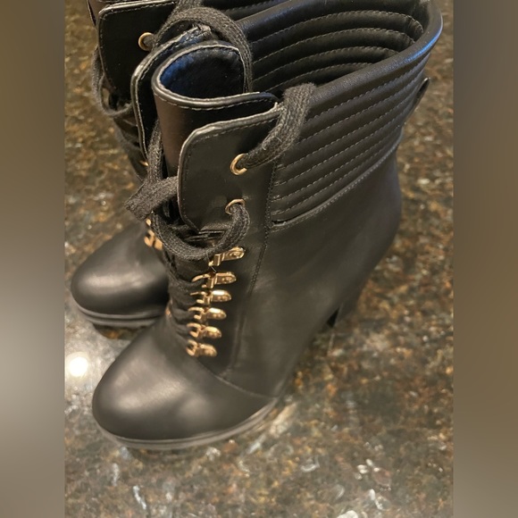 SHANDEE Shoedazzle LACE UP BOOTIE Size 10 NWOT - Picture 6 of 9